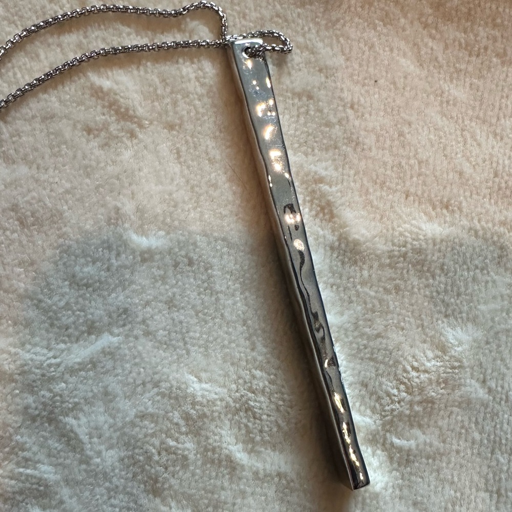 Kendra Scott Zorte Long Pendant Necklace in Hammered Silver